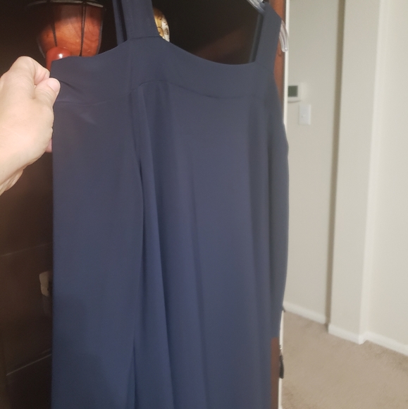 Flowy cold shoulder swing tunic - Picture 5 of 7